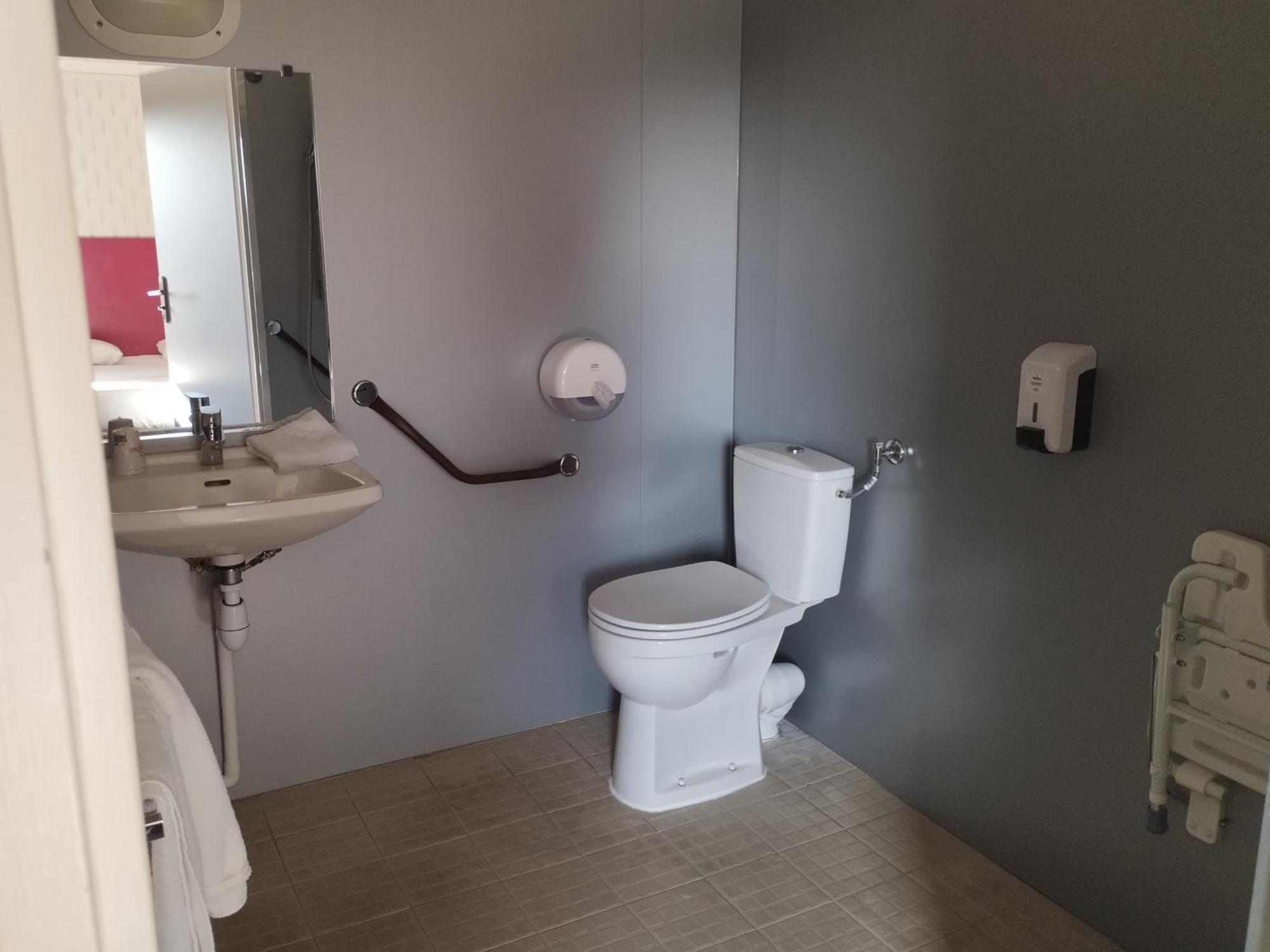 Fasthotel Clermont-Ferrand Gerzat Exteriör bild